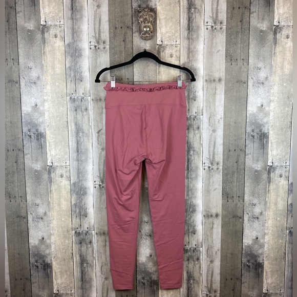 Year of Ours Samba Ruffle Legging in Rose Pink Size Medium. - Picture 4 of 16